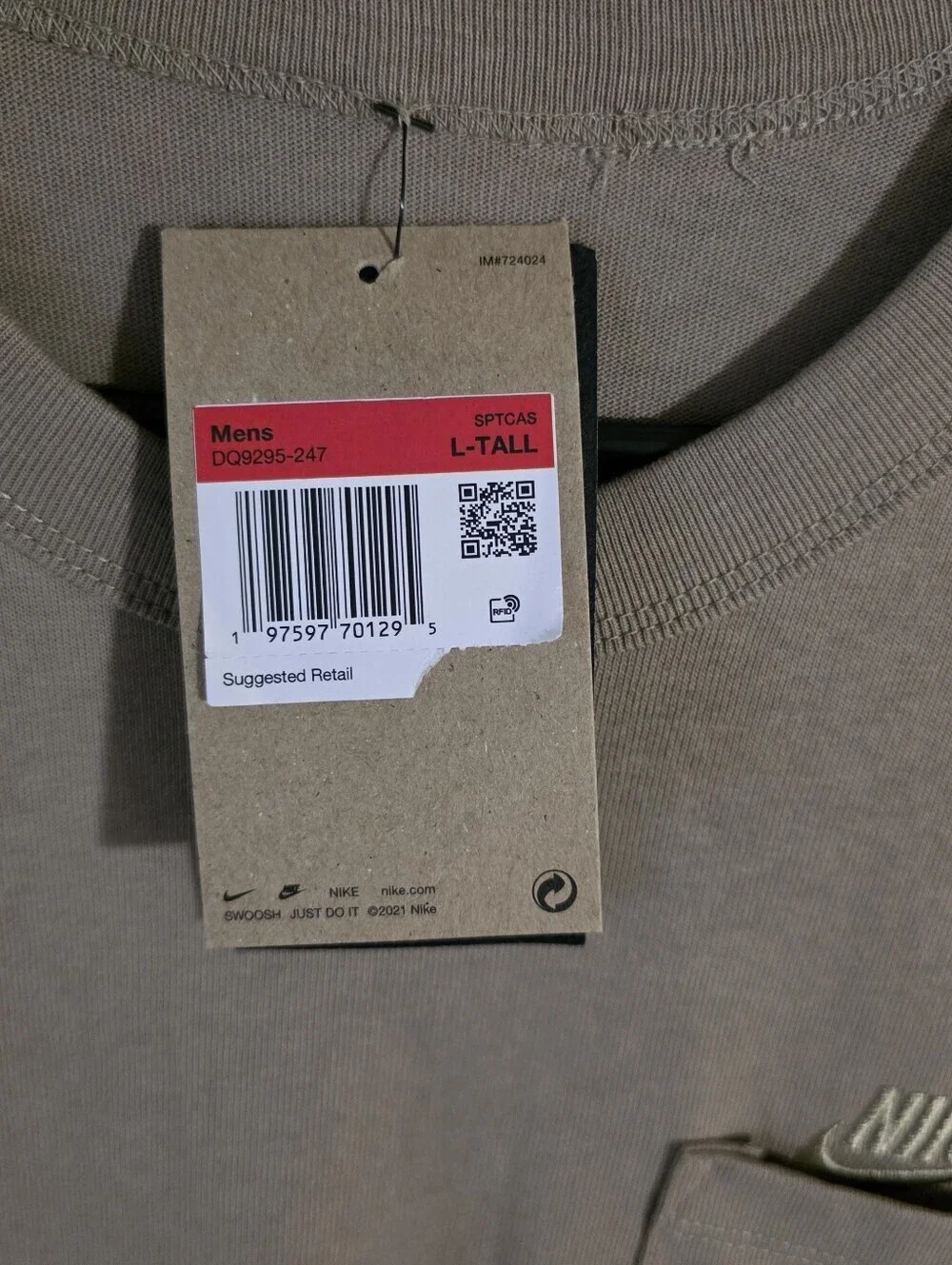 NWT Nike Mens Khaki Premium Essentials Pocket T Shirt Loose Fit Size Large Tall